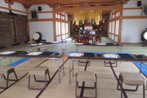 ５月１２日・２６日妙見宮にて書道教室が開催されました。