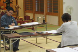 10月25日　妙見宮にて書道教室が開催されました。11月は2日、16日です。