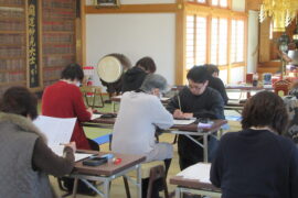 3月15日　妙見宮にて書道教室が開催されました。次回は29日・4月は5日、19日です。