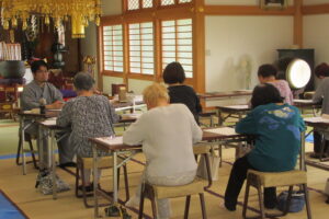 6月14日　妙見宮にて書道教室が開催されました。次回は28日、７月は5日、19日です。