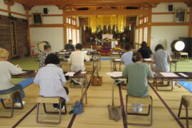 7月5日　妙見宮にて書道教室が開催されました。次回は19日です。